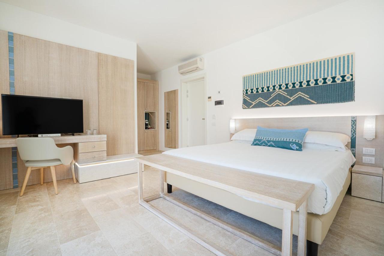 Felix Hotels - Hotel La Coluccia ซานตา เตเรซา กัลลูรา ภายนอก รูปภาพ