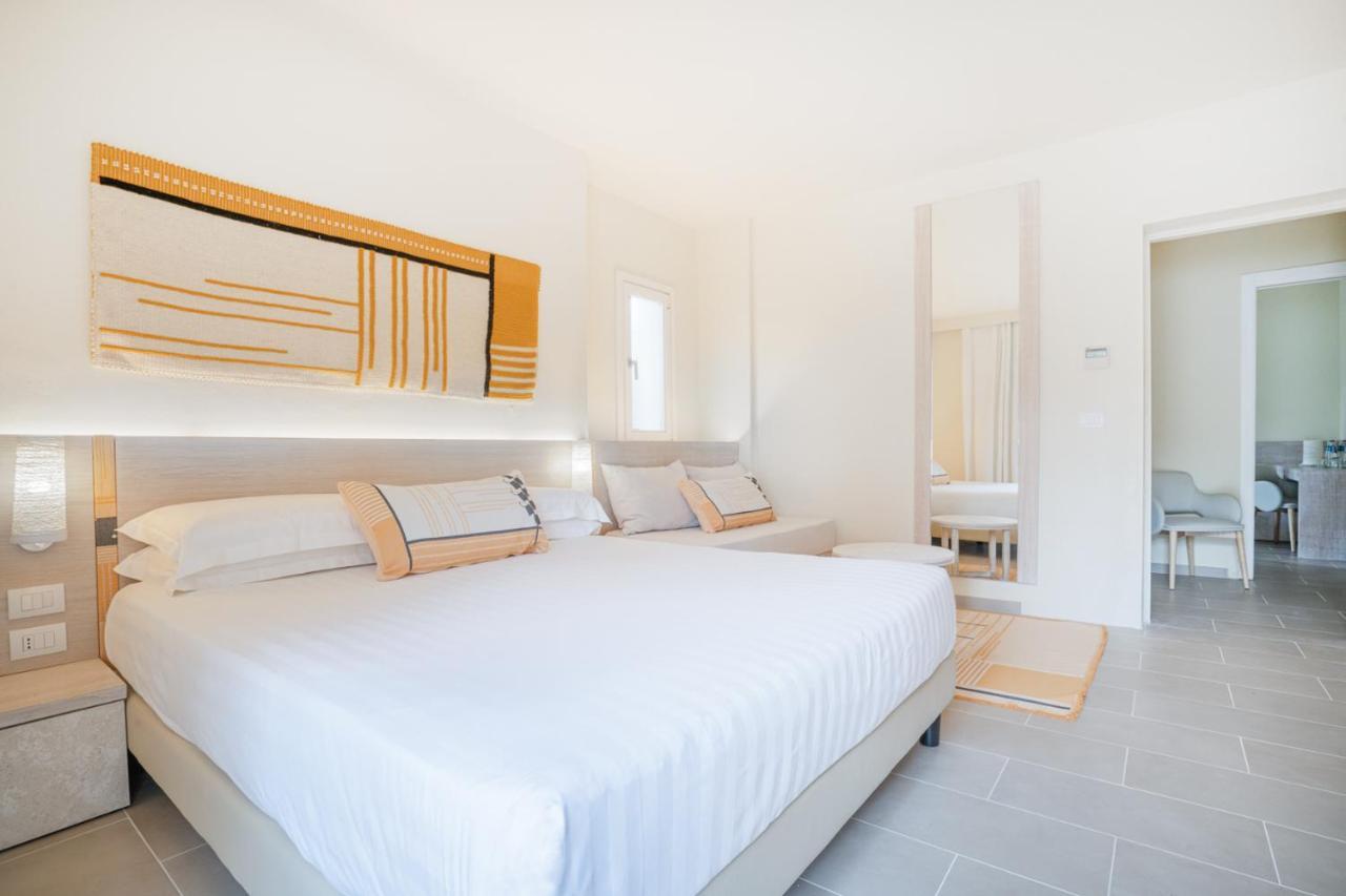 Felix Hotels - Hotel La Coluccia ซานตา เตเรซา กัลลูรา ภายนอก รูปภาพ