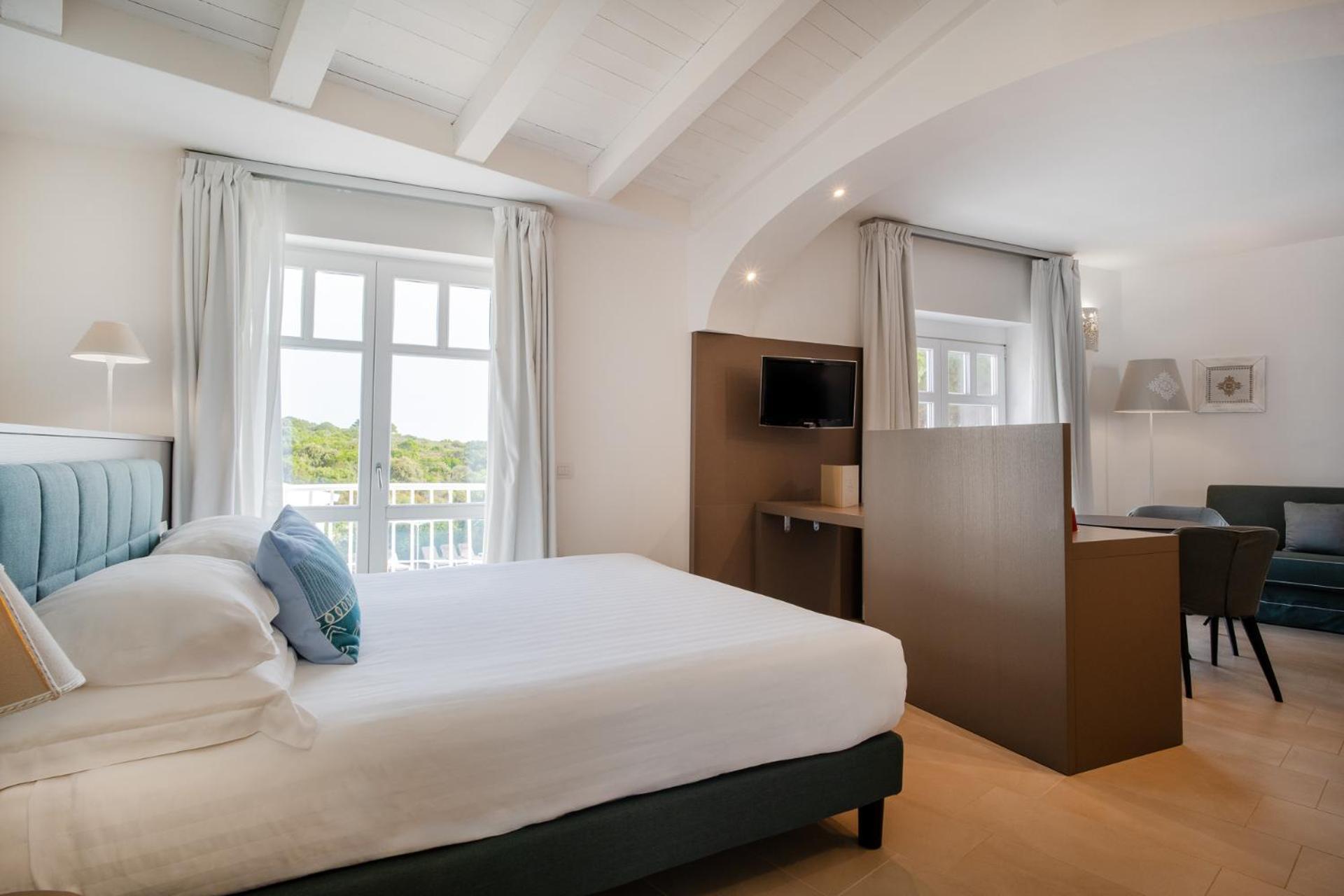 Felix Hotels - Hotel La Coluccia ซานตา เตเรซา กัลลูรา ภายนอก รูปภาพ